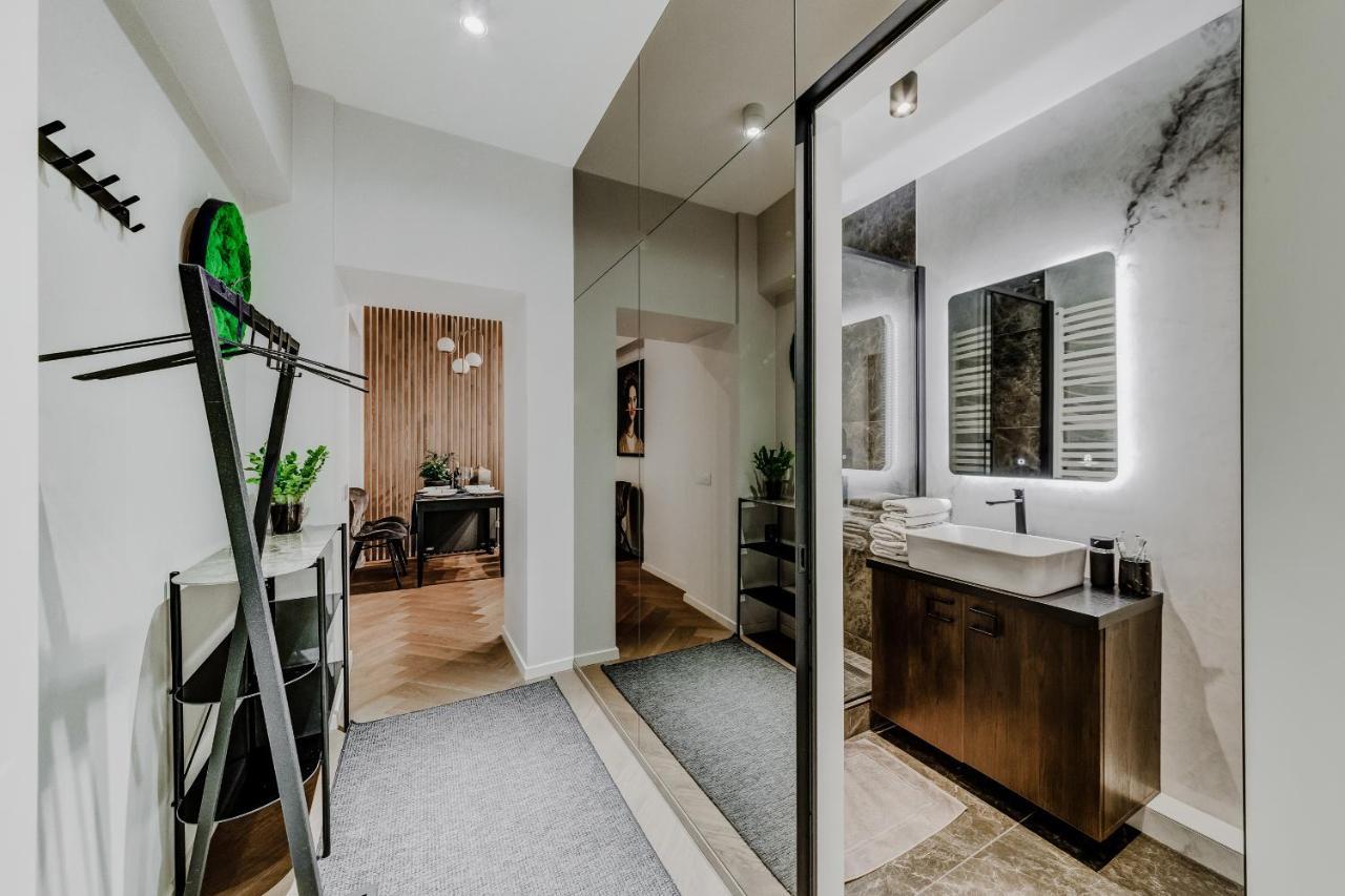 Old Town Apartment L Self Check In فيلنيوس المظهر الخارجي الصورة